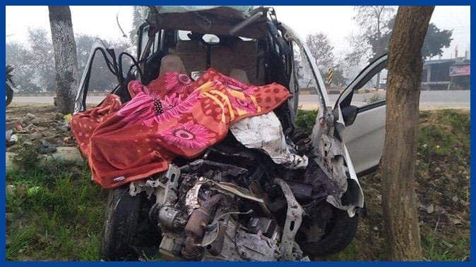 ৰখাই থোৱা কণ্টেইনাৰত পিছফালৰ পৰা প্ৰচণ্ড খুন্দা, ২ শিশুসহ একেটা পৰিয়ালৰ ৬ সদস্যৰ মৃত্যু 2 11