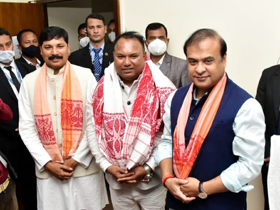 আছে সান্দহ, চিৰা-দৈ, পায়স আৰু মাগুৰ মাছৰ জোল! মুখ্যমন্ত্ৰীক আদৰিবলৈ তৎপৰ বিধায়ক শশীকান্ত দাসৰ পৰিয়াল 2