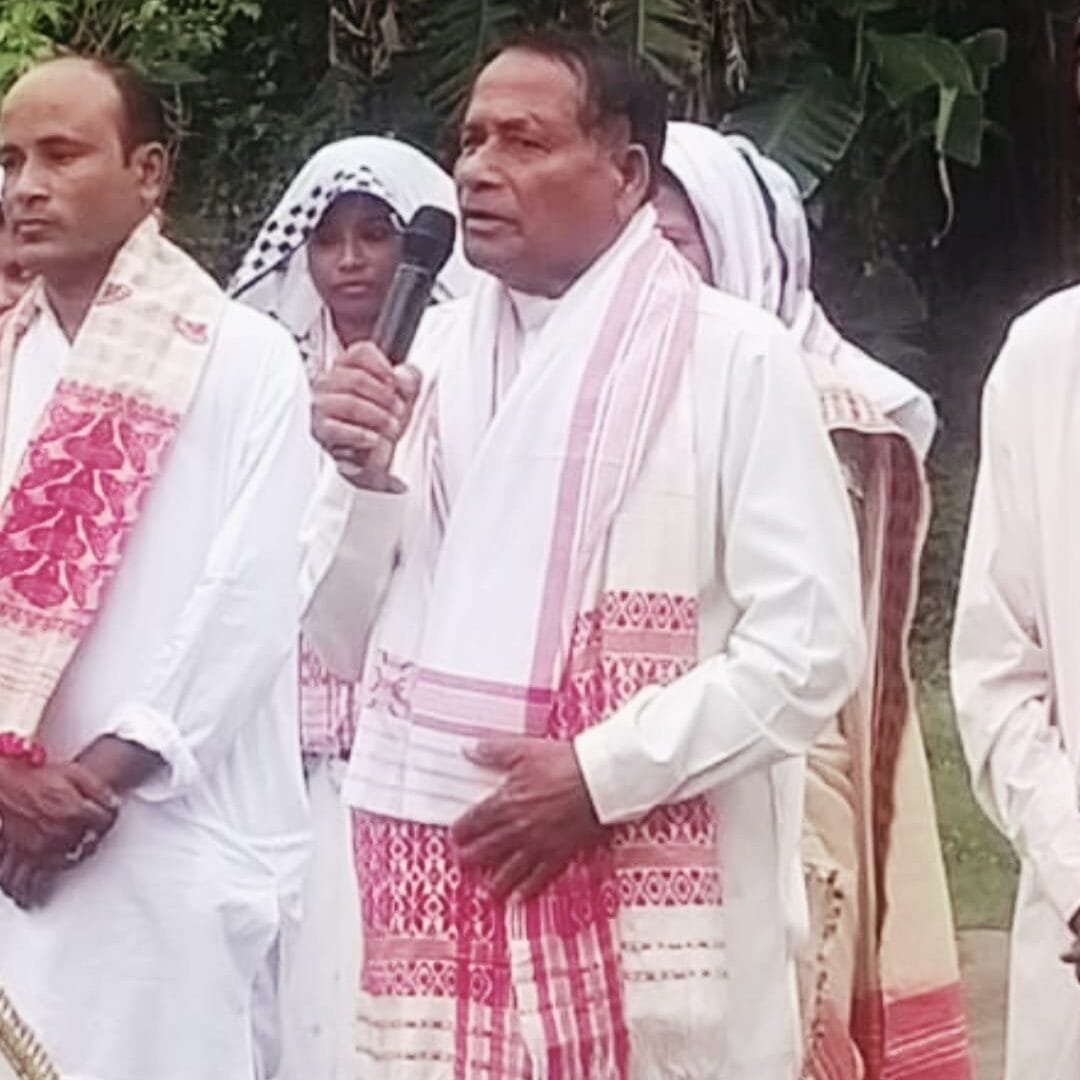 নামঘৰৰ মজিয়াত সেৱা লোৱাৰ সময়তে হঠাৎ ঢলি পৰিল নগেন হাজৰিকা, মৃত্যু 3 3 edited
