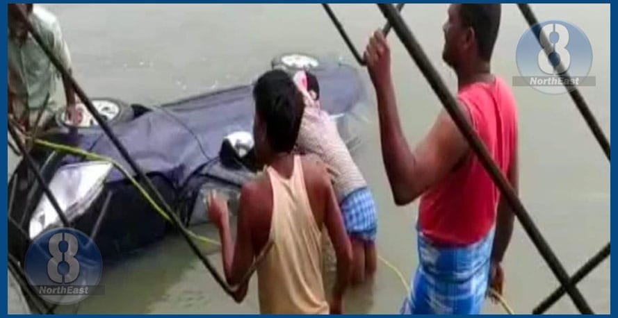 আই নৈৰ বুকুত উদ্ধাৰ ডুবন্ত বাহন, বাহনৰ ভিতৰত সাংবাদিকসহ দুই যুৱকৰ মৃতদেহ... 1 440