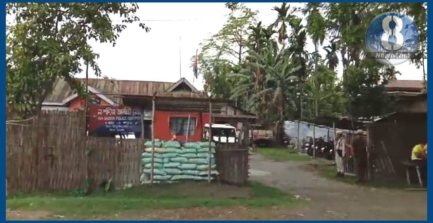 এনকাউণ্টাৰ প্ৰৱণতা! পত্নীক ভয় খুৱাবলৈ শূণ্যলৈ AK-47 ৰ গুলী ফুটালে আৰক্ষী বিষয়াই, আটক 2 G2 30