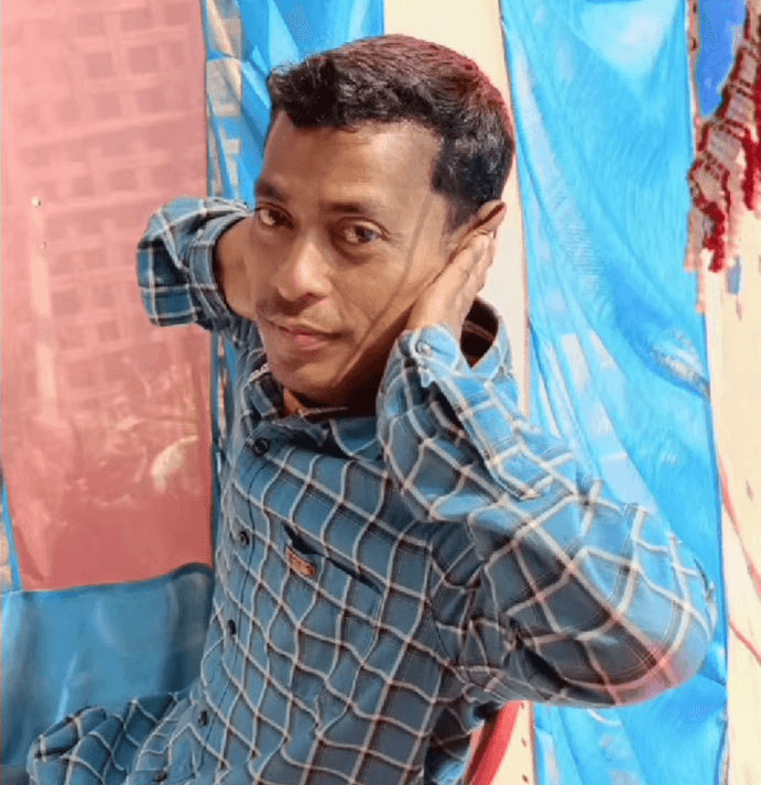 শোকাৱহ! এখন গাঁৱত একেলগে জ্বলিল পথ দুৰ্ঘটনাত মৃত ৩ বন্ধুৰ চিতা... 2 image 11