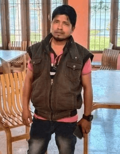শোকাৱহ! এখন গাঁৱত একেলগে জ্বলিল পথ দুৰ্ঘটনাত মৃত ৩ বন্ধুৰ চিতা... 3 image 12