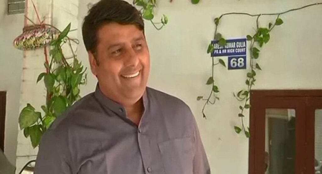 নিজৰ ৭০ হাজাৰ টকীয়া স্কুটীৰ বাবে ১৫ লাখ টকাৰে ভিআইপি নম্বৰ ক্ৰয় গৰাকীৰ! 1 photo 2022 04 19 13 10 29
