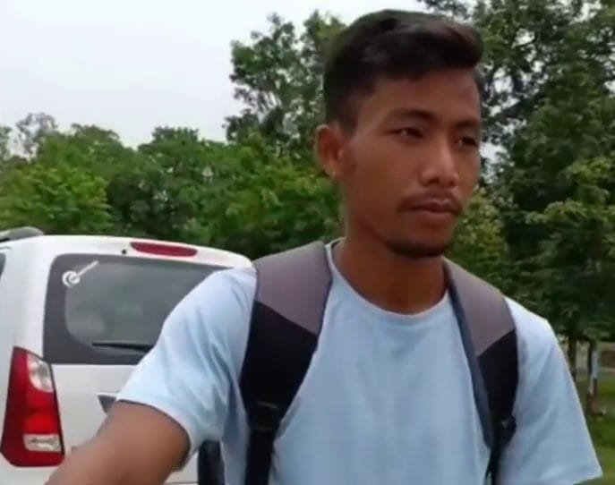 ১১ ঘণ্টা চাইকেল চলাই আৰক্ষীৰ সাক্ষাৎকাৰ দিবলৈ আহিল মৰিগাঁৱৰ খনিনে 2 photo 2022 04 23 11 15 10