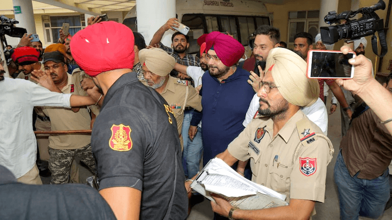 কাৰাগাৰৰ ভিতৰত কেৰাণী হ’ল নৱজ্যোৎ সিং সিদ্ধু, দৈনিক মজুৰী পাব ৪০ টকা 2 image 124