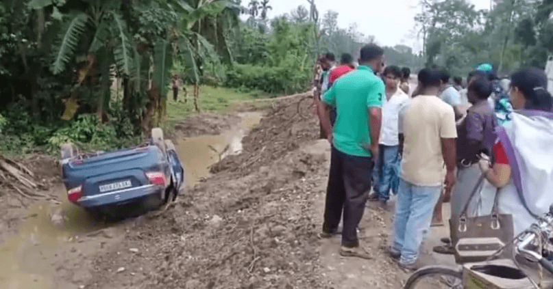 ভয়ংকৰ দুৰ্ঘটনা! নিয়ন্ত্ৰণ হেৰুৱাই দ’ খাৱৈত পৰিল চুইফট ডিজায়াৰ বাহন... 2 image 163