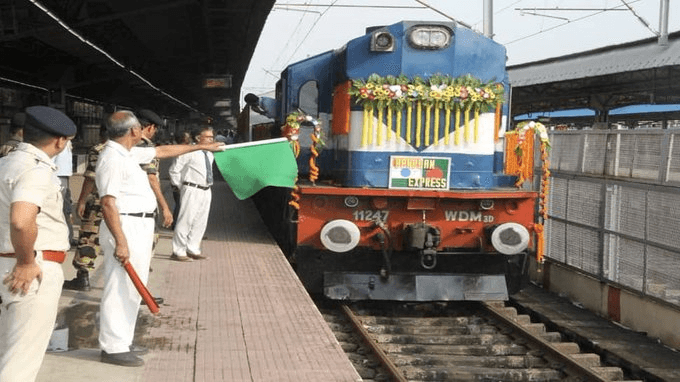 দুবছৰৰ মূৰত পুনৰ আৰম্ভ হ’ল ভাৰত-বাংলাদেশৰ ৰেল সেৱা... 1 image 184