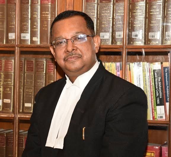তেলেংগানা উচ্চ ন্যায়ালয়ৰ মুখ্য ন্যায়াধীশ হ’ব অসম সন্তান ন্যায়াধীশ উজ্বল ভূঞা 1 photo1652855993