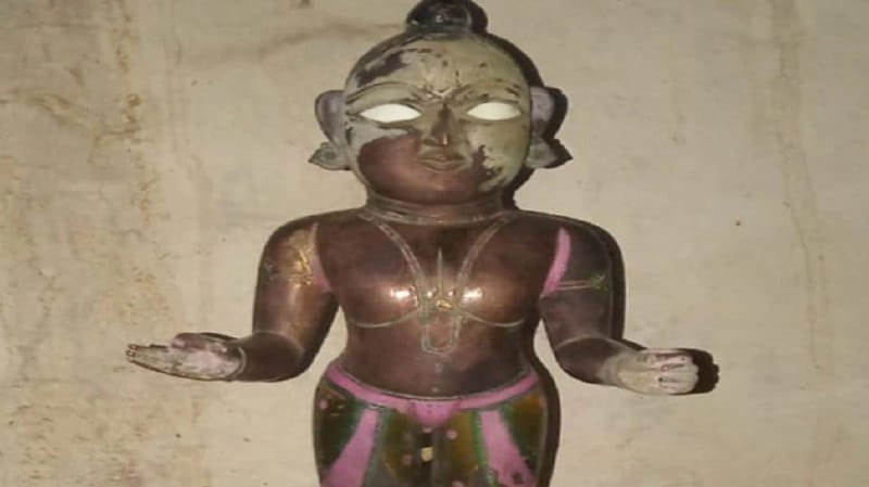 'ভয়ংকৰ সপোন দেখো!’ মন্দিৰৰ পৰা চুৰি কৰা অষ্টধাতুৰ মূৰ্তি উভতাই দি গ’ল চোৰে 1 photo1652859791