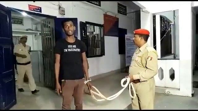 বটদ্ৰৱা কাণ্ডৰ সৈতে জড়িত আন এজন অভিযুক্তক আটক, ৫ জনক আৰক্ষী জিম্মালৈ প্ৰেৰণ 2 photo1653295473 1