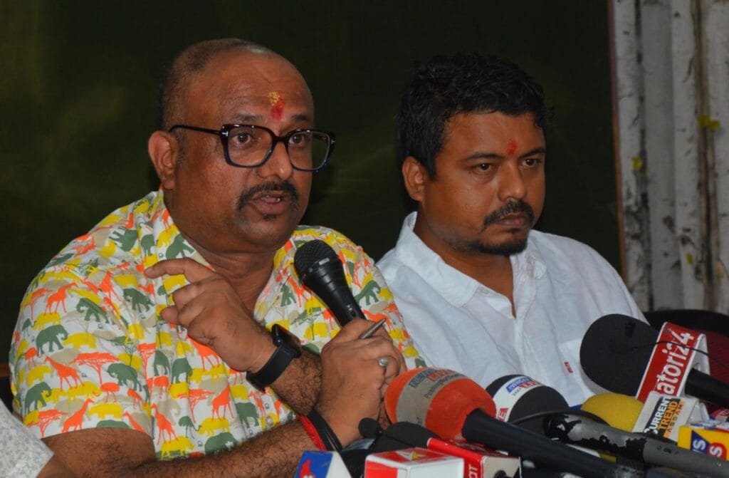 হিমন্ত বিশ্ব শৰ্মা বুধিয়ক, কিন্তু তথাপিও তেওঁক ঠগিব পৰেশ বৰুৱাইঃ কোনে ক’লে এই কথা… 1 photo1653459876