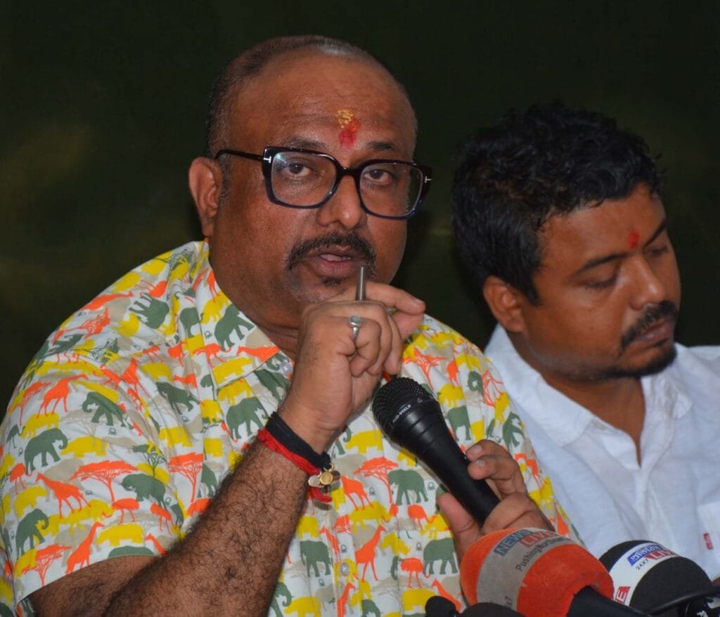হিমন্ত বিশ্ব শৰ্মা বুধিয়ক, কিন্তু তথাপিও তেওঁক ঠগিব পৰেশ বৰুৱাইঃ কোনে ক’লে এই কথা… 4 photo1653459877 1
