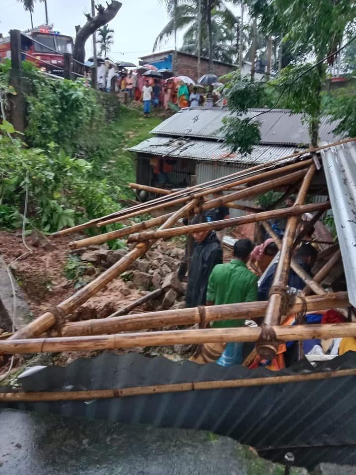 শোকাবহ! ভূমিস্খলনৰ ফলত শোৱাপাটীতে প্ৰাণ হেৰুৱাবলগীয়া হ’ল দুই ভাই-ভগ্নীয়ে 1 2 2 1
