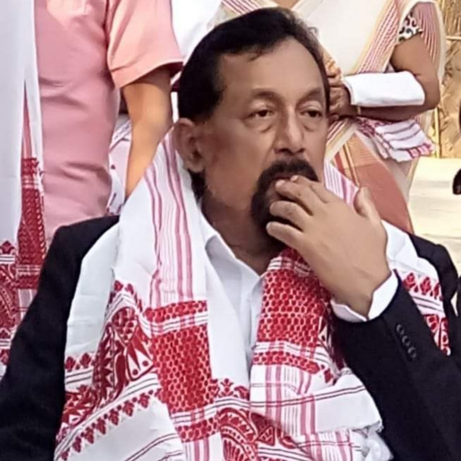 আমতীত আম খাই নিজলৈ আপদ মাতি অনা সুভাষ অৱশেষত হ’ল মুকলি 5 2 7 edited