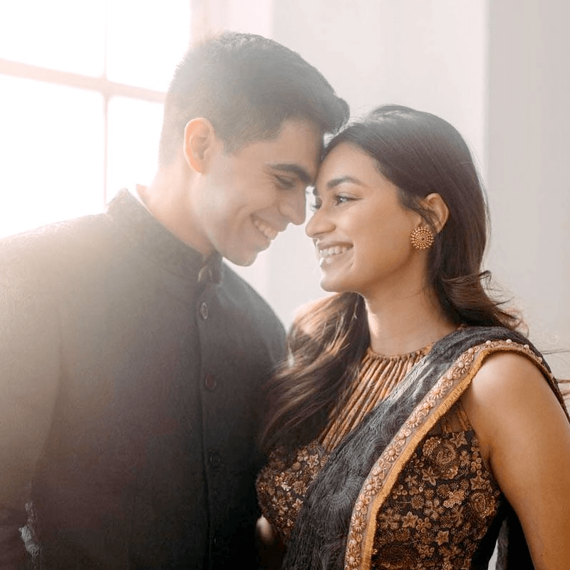 কইনাই নহয়, ওলোটাই দৰাইহে কৰিলে কইনাৰচৰণ স্পৰ্শ! ভাইৰেল ভিডিঅ’ 1 image 271