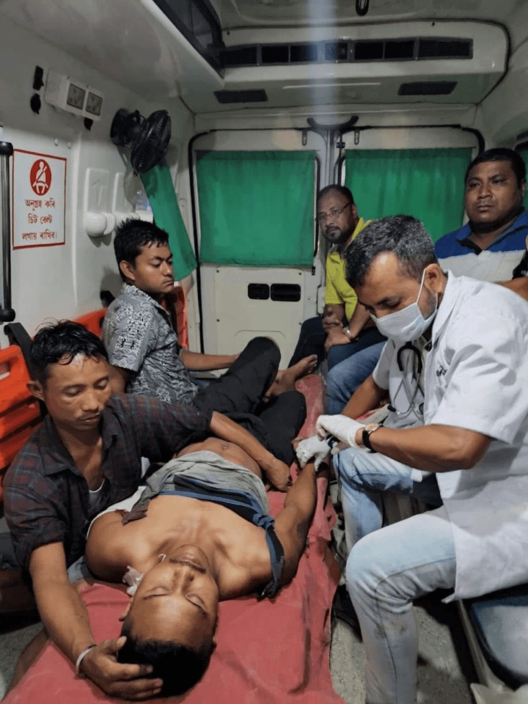 মন্ত্ৰী বিমল বৰাৰ মহানুভৱতা! দুৰ্ঘটনাগ্ৰস্ত যুৱকক এম্বুলেন্সেৰে নিজেই লৈ গ’ল চিকিৎসালয়লৈ 1 image 67