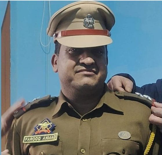 SI ফাৰুক আহমেদক অপহৰণ কৰি নিৰ্জন স্থানত গুলীয়াই হত্যা! ধাননিৰ মাজত মৃতদেহ উদ্ধাৰ 1 p1 4