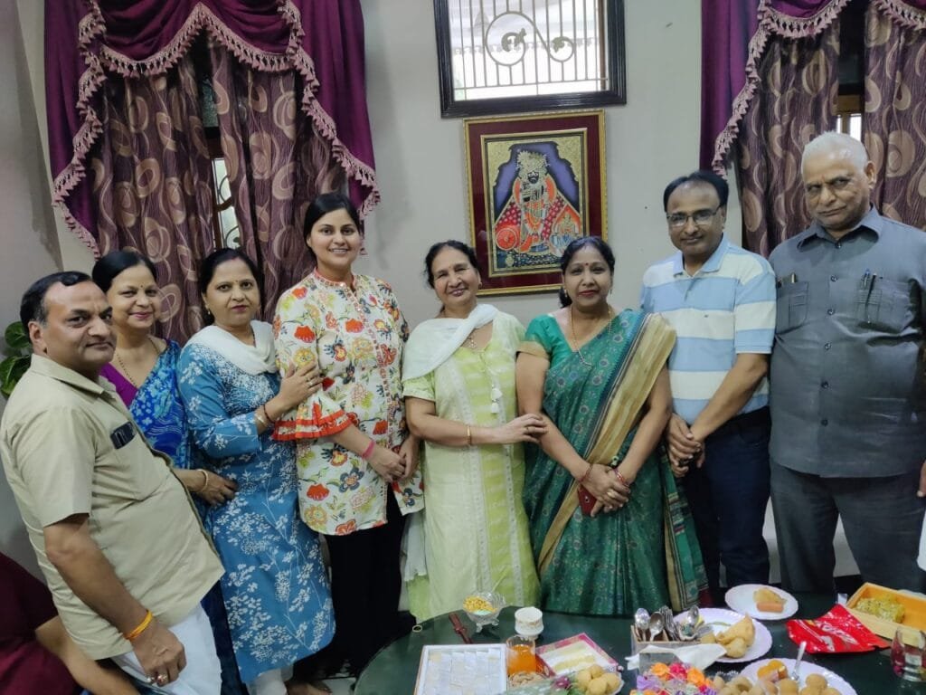 গাৰ্হস্থ্য হিংসাৰ বলি হৈ স্বামীগৃহ ত্যাগ কৰা শিৱাংগী এতিয়া IAS হ’ল, আনৰ বাবেও হৈ পৰিছে আদৰ্শ 4 photo1654063488