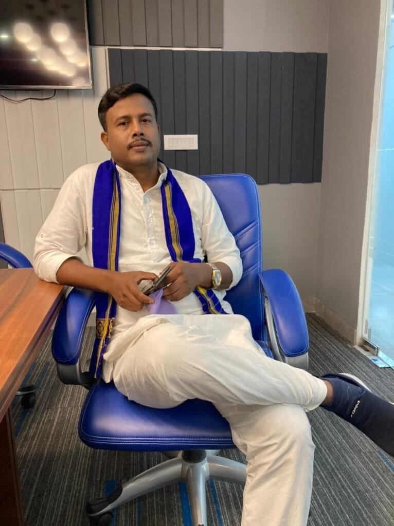 এইবাৰ ৰাজনৈতিক বিধান দিবলৈ সাজু পংকজ পাঠক, আপ এৰি যোগ দিলে অগপত 1 photo1654318578
