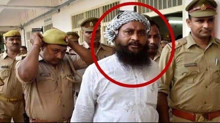 বাৰানসীৰ ধাৰাবাহিক বোমা বিস্ফোৰণৰ দোষী ৱলিউল্লাহক ফাঁচীৰ শাস্তি আদালতৰ 1 photo1654581559