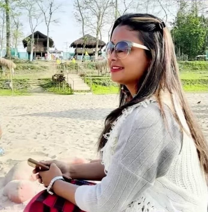 পিতৃৰ দৰে একেই পথ বাচি ল’লে কন্যাই! দিখৌৰ বুকুত উদ্ধাৰ স্বাস্থ্যকৰ্মী শিখা শইকীয়াৰ মৃতদেহ 2 photo1656231385 1