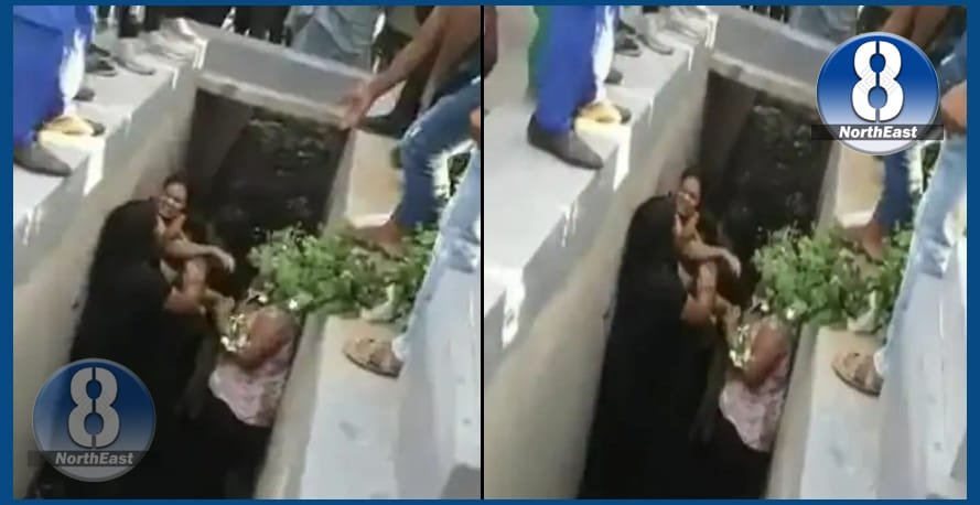 women fight