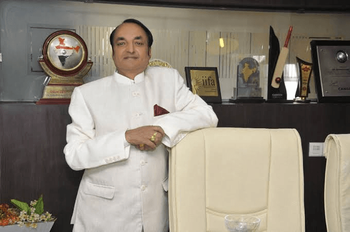 দুখীয়াৰ সহায়ৰ বাবে চৰকাৰলৈ ৬০০ কোটি টকাৰ সম্পত্তি দান এগৰাকী মানৱ দৰদী চিকিৎসকৰ 2 image 224