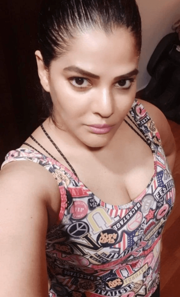 EDৰ অভিযানত কোটি কোটি টকাৰ পাহাৰ উদ্ধাৰ হোৱা কোন এই অৰ্পিতা মুখাৰ্জী? জানক সৱিশেষ… 2 image 234