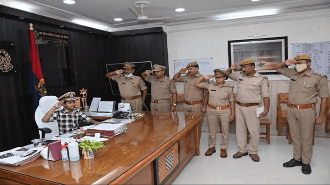 এদিনৰ বাবে অতিৰিক্ত আৰক্ষী সঞ্চালকপ্ৰধান হৈ দায়িত্ব পালন কৰিলে এটি ১২ বছৰীয়া শিশুৱে, কাৰণ… 1 image 35