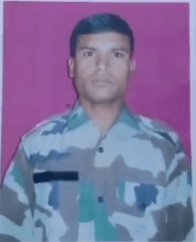 আৰক্ষীৰ জালত পৰিল ছদ্মবেশী সেনা বিষয়া জিয়াবুল ইছলাম... 2 image 90