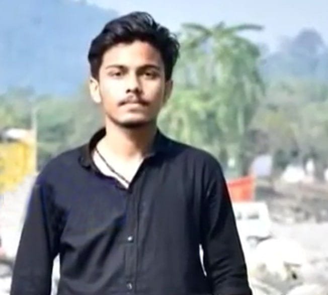 বন্ধুৰ সৈতে গৌৰাং নৈত গা ধুবলৈ গৈ সন্ধানহীন হোৱা অন্তৰীক্ষৰ মৃতদেহ উদ্ধাৰ 1 photo1657173978