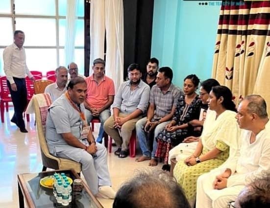 ৩ উদণ্ড যুৱকৰ বাবেই আত্মহত্যা কৰিবলগা হৈছিল পশুপ্ৰেমী বিনীতে! মুখ্যমন্ত্ৰীয়ে ক’লে- মই জীৱনত ইমান লজ্জিত হোৱা নাছিলোঁ 5 photo1657363160
