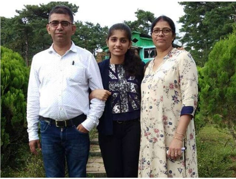 JEE (মেইন)ত এশ শতাংশ নম্বৰ লাভ কৰি দেশৰ ভিতৰতে শীৰ্ষস্থান গুৱাহাটীৰ স্নেহাৰ, ৰচিলে এই অভিলেখ… 2 photo1657603564