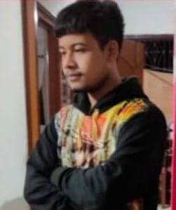 প্ৰচণ্ড গৰমৰ বাবে মহাবিদ্যালয়ৰ নামভৰ্তিৰ সময়তে হঠাৎ ঢলি পৰি মৃত্যুক সাৱটিলে এগৰাকী মেধাৱী ছাত্ৰই 2 photo1657776854