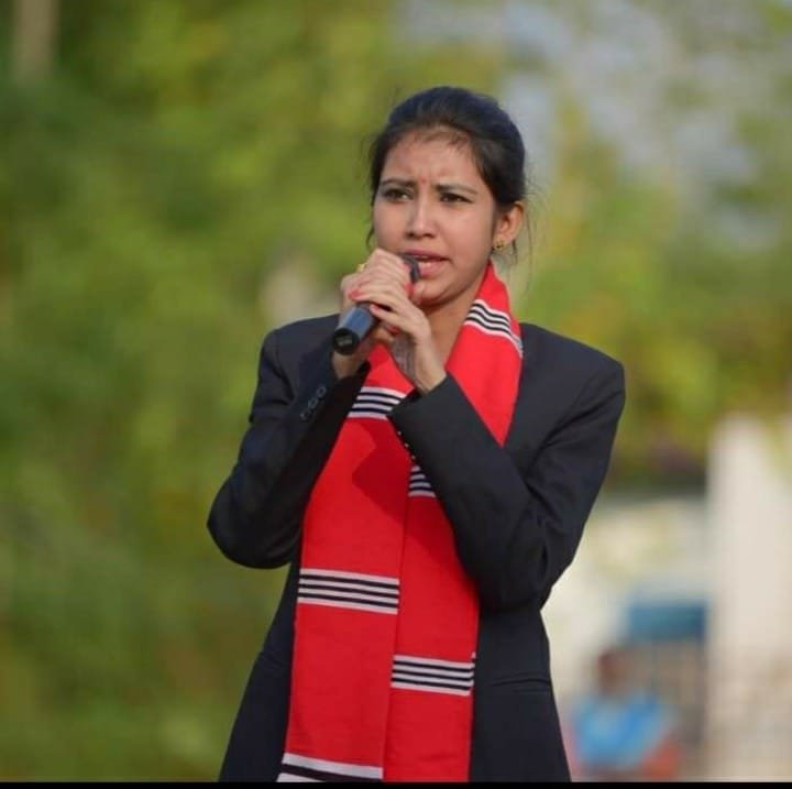 তাইৰ মনটো যদি বিদ্ৰোহী হৈ উঠিছিল, তেন্তে… বৰ্ষাশ্ৰীৰ প্ৰসংগত এই কথা ক'লে ৰাইজৰ দলৰ মুখপাত্ৰ জ্ঞানশ্ৰীয়ে… 2 photo1657880906