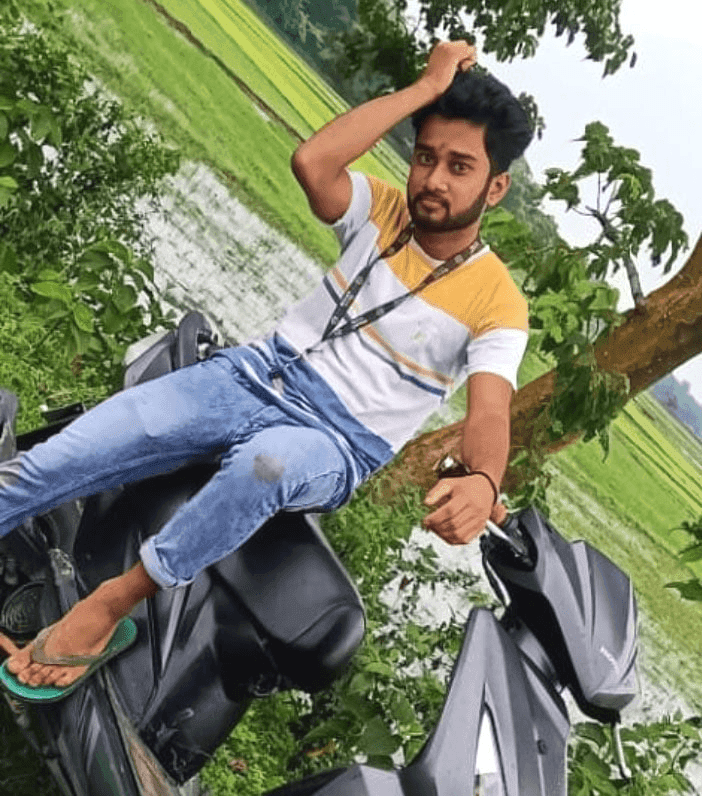 মৰ্মান্তিক! পথাৰত গৰু আনিবলৈ যােৱাৰ সময়তে বজ্ৰপাতত প্ৰাণ হেৰুৱালে ছাত্ৰনেতা প্ৰণৱে... 1 image 138