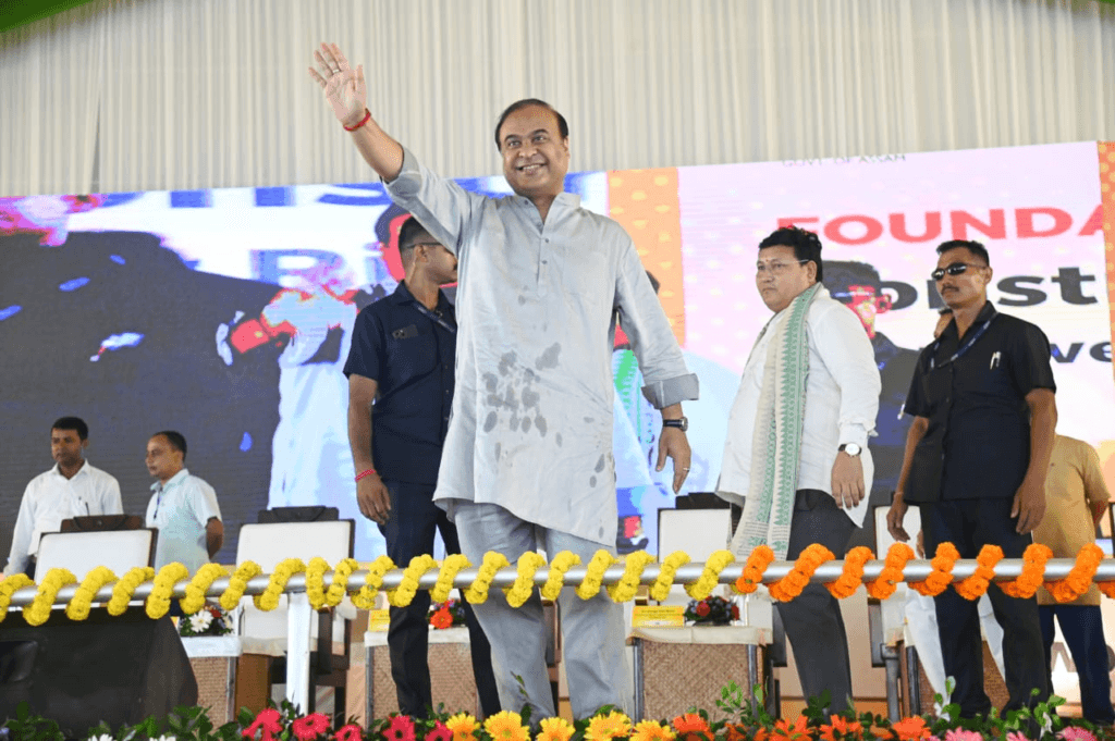 পুনৰ ছেপ্টেম্বৰত হ’ব ১০,০০০ চাকৰিত নিযুক্তি! ভৈৰৱকুণ্ডত অসম-অৰুণাচল সংযোগী দলঙৰ আধাৰশিলা স্থাপন কৰি মুখ্যমন্ত্ৰীৰ ঘোষণা 2 image 202