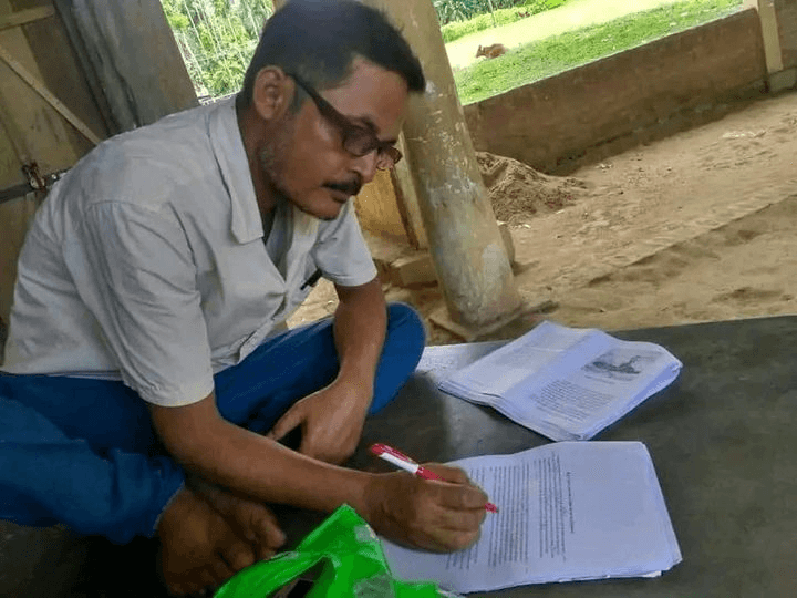 গুৰুজনাৰ নামত নিজৰ স্বাৰ্থ সিদ্ধি কৰা সকলৰ বিৰুদ্ধে পোষ্ট কৰি ৰোষত পৰিল লেখক বিপ্লৱজ্যোতি ভূঞা, কৰা হ’ল গ্ৰেপ্তাৰ 1 image 209