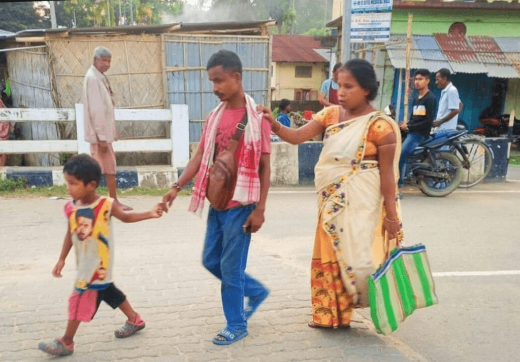 সামাজিক মাধ্যমত ভাইৰেল এখন বিশেষ ফটো, জানেনে এই শিশুটিৰ বিষয়ে… 1 image 53