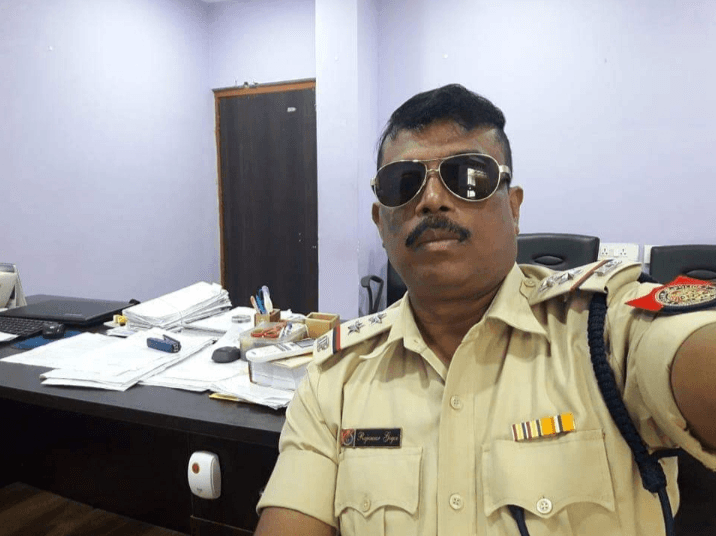 মদৰ ৰাগীত আৰক্ষীৰ বাহন চালকক আক্ৰমণ কৰি ৰিজাৰ্ভ ক্ল’জ ঘিলাধাৰী থানাৰ ভাৰপ্ৰাপ্ত বিষয়া ৰাজেশ্বৰ গগৈ 1 image 164
