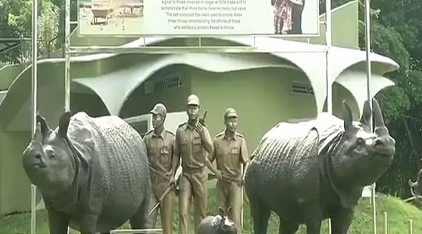 খড়্গ পোৰা ছাইৰে কাজিৰঙাত নিৰ্মাণ গঁড়ৰ প্ৰতিকৃতি, আজি মুখ্যমন্ত্ৰীয়ে কৰিব উদ্বোধন... 2 image 182