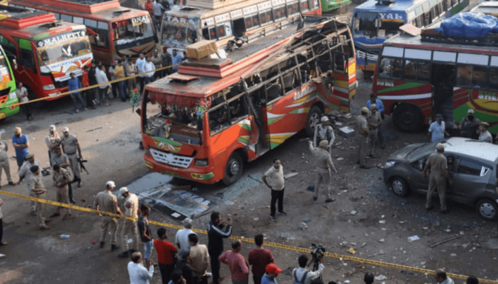 দুখনকৈ বাছত সংঘটিত দুটা শক্তিশালী বিস্ফোৰণত কঁপি উঠিল জম্মু-কাশ্মীৰ! আহত ২ জন 1 image 224