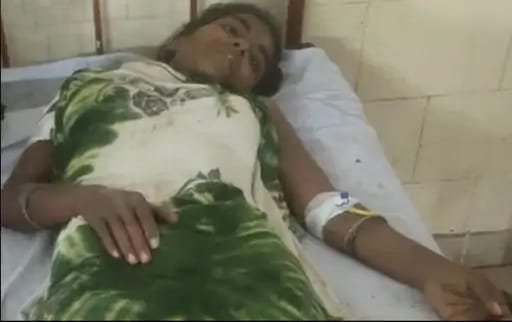 দুঃসাহসিক! বাঘৰ সৈতে মৰণপণ যুঁজ দি ১৫ মহীয়া পুত্ৰৰ প্ৰাণৰক্ষা কৰিলে মাতৃয়ে, হাস্পতালত ভৰ্তি… 1 lady