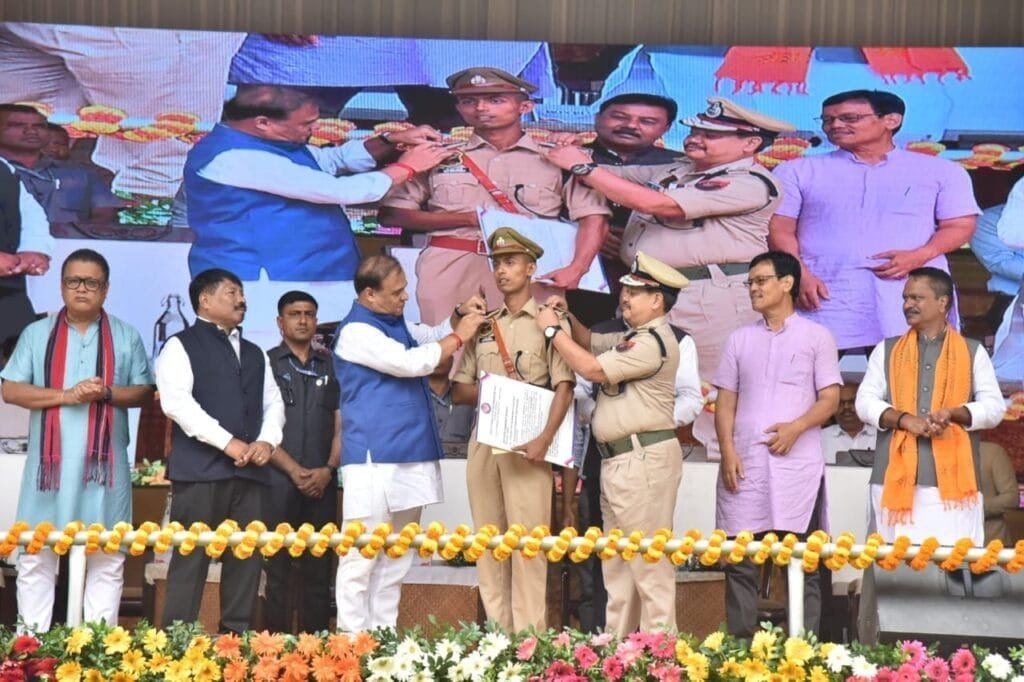 প্ৰথম তিনি মাহৰ দৰমহাৰে কি কৰিব আজি নিযুক্তি লাভ কৰা প্ৰাৰ্থীয়ে? পৰামৰ্শ মুখ্যমন্ত্ৰীৰ… 1 photo1663921621