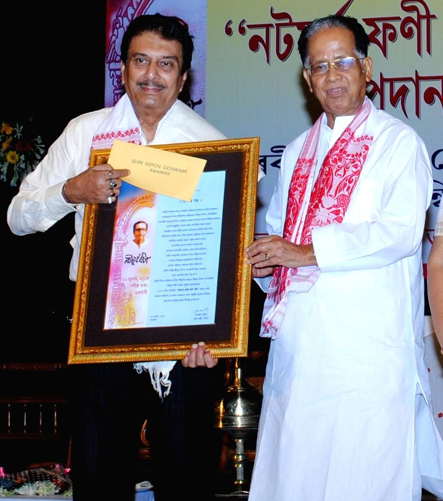 এটা যুগৰ অৱসান! বিশিষ্ট অভিনেতা নিপন গোস্বামী আৰু নাই... 2 1 1