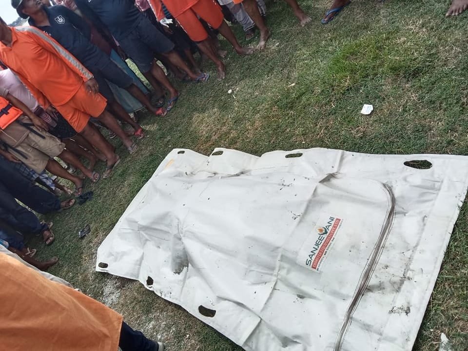 ধুবুৰীৰ নাও দুৰ্ঘটনাত সন্ধানহীন চক্ৰ বিষয়া সঞ্জু দাসৰ মৃতদেহ উদ্ধাৰ... 2 309829021 474886884678578 4413673987033486732 n