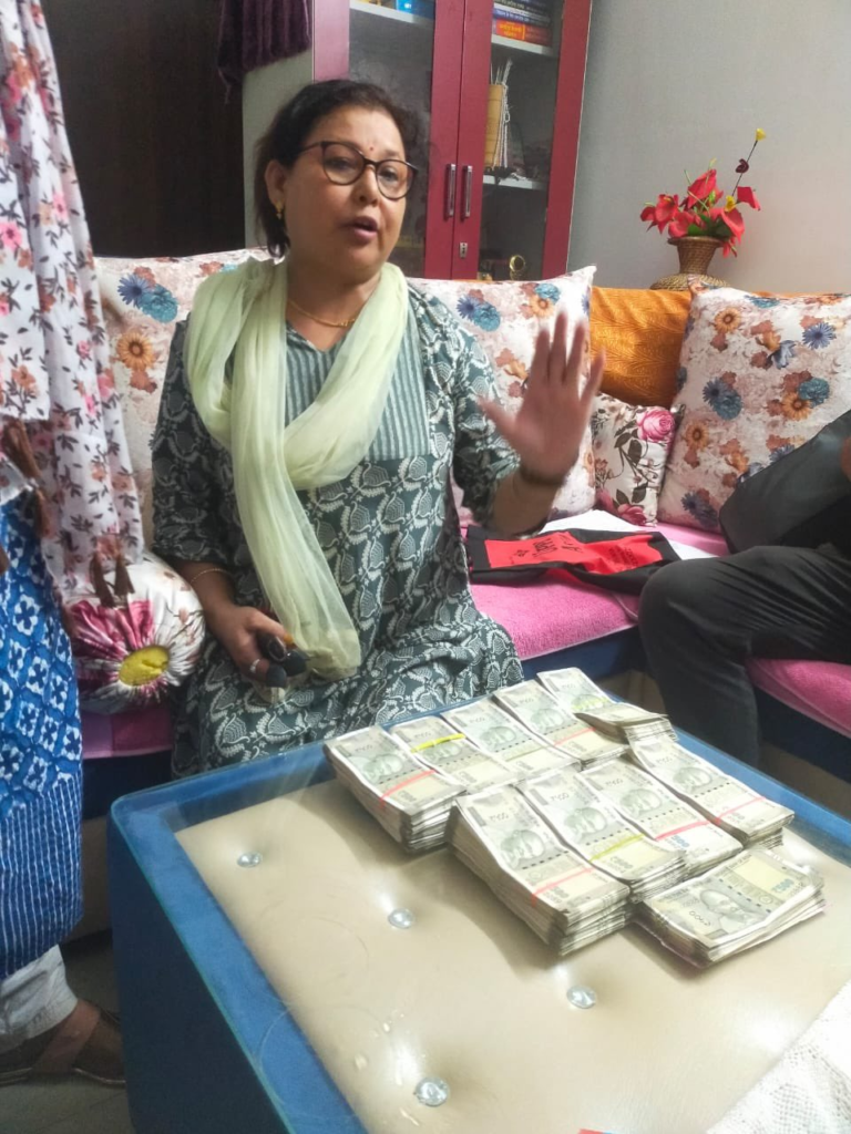 জাতীয় পতাকাৰ শপত খাই কৈছো, মোৰ মায়ে তেনেকুৱা কাম নকৰেঃ আৰক্ষীক ঘৰত প্ৰৱেশত বাধা দুৰ্নীতিগ্ৰস্ত কনিষ্ঠ সহায়ক দিতিমণি গগৈৰ পুত্ৰৰ… 2 image 154