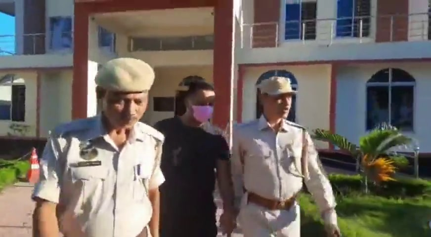 পশু অধিকাৰ কৰ্মী বিনীত বাগাৰিয়া আত্মহত্যা গোচৰ! পলাতক হৈ থকা পঞ্চমজন অভিযুক্ত আজিজ খানৰ আত্মসমৰ্পণ… 2 image 232