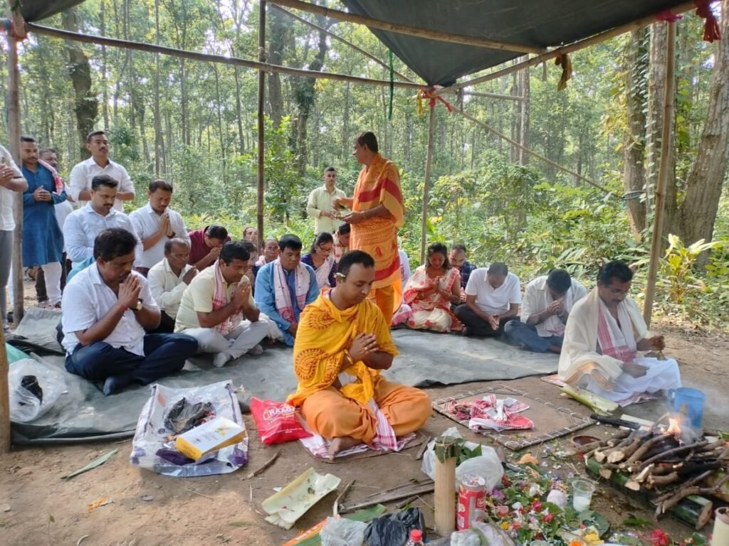 এইবাৰ হাতী-মানুহৰ সংঘাত দূৰ কৰাৰ বাবে হস্তী পূজাৰ আয়োজন বন বিভাগৰ 1 photo1665920918
